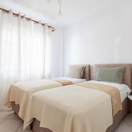 Apartment Next To The Sea Paralia Dionisiou Extérieur photo
