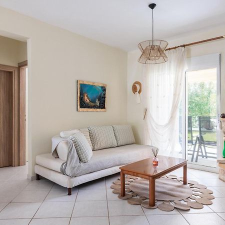 Apartment Next To The Sea Paralia Dionisiou Extérieur photo