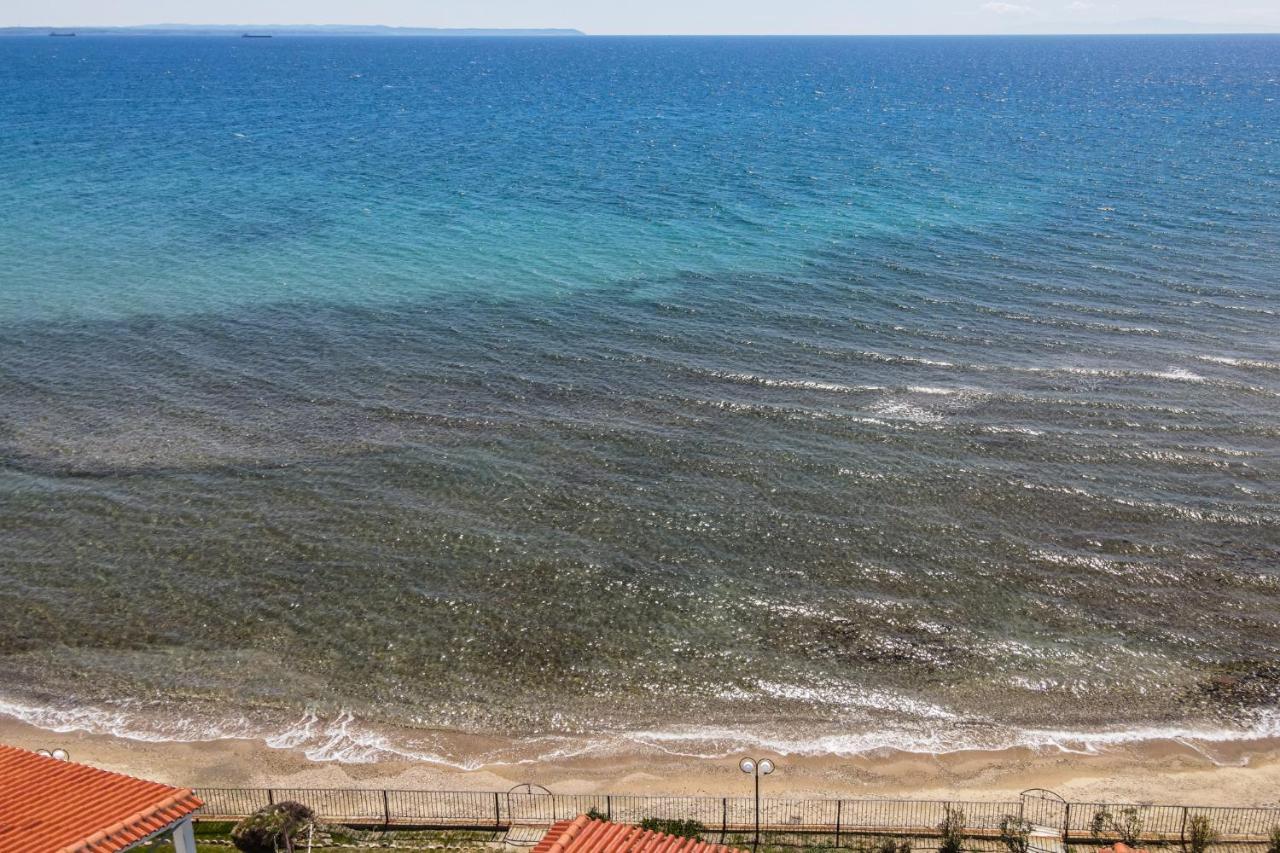Apartment Next To The Sea Paralia Dionisiou Extérieur photo